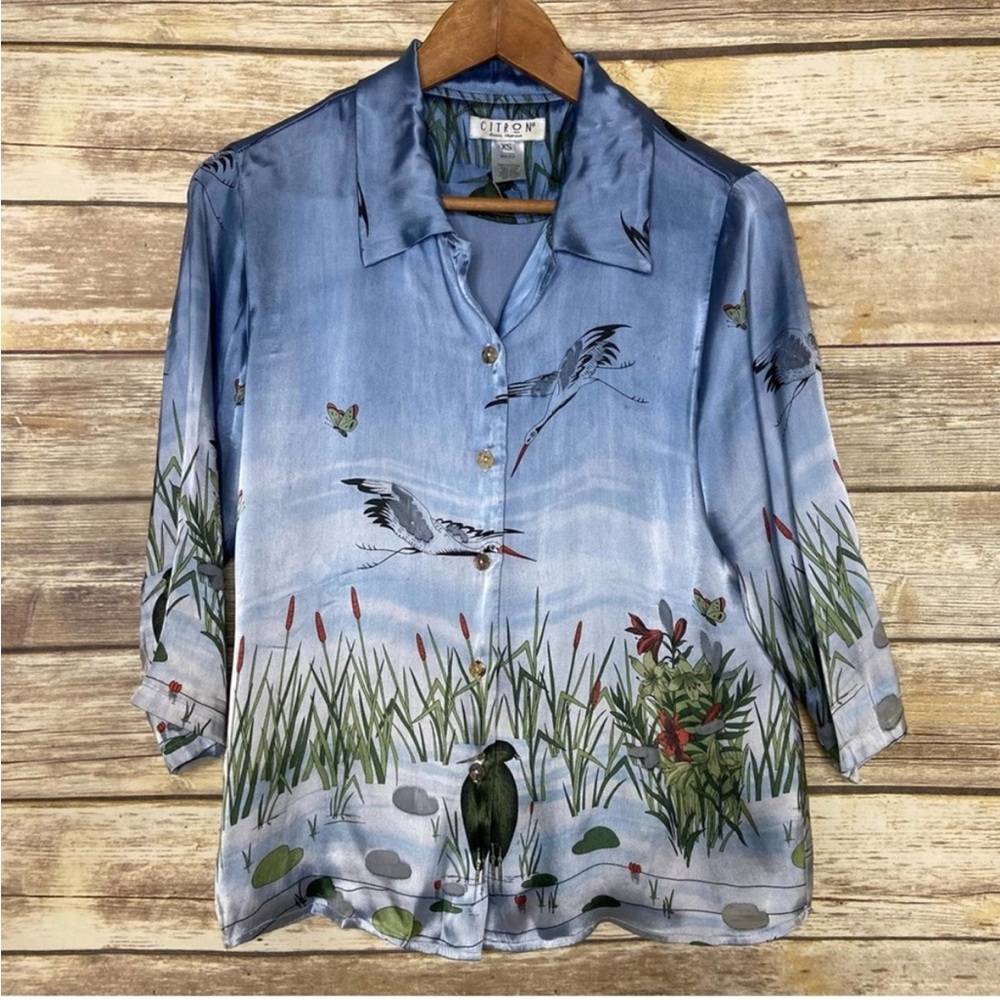 Citron Santa Monica XS crane butterfly blue silk blouse